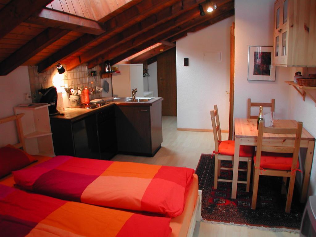 Haus Arbgrat Lägenhet Zermatt Rum bild